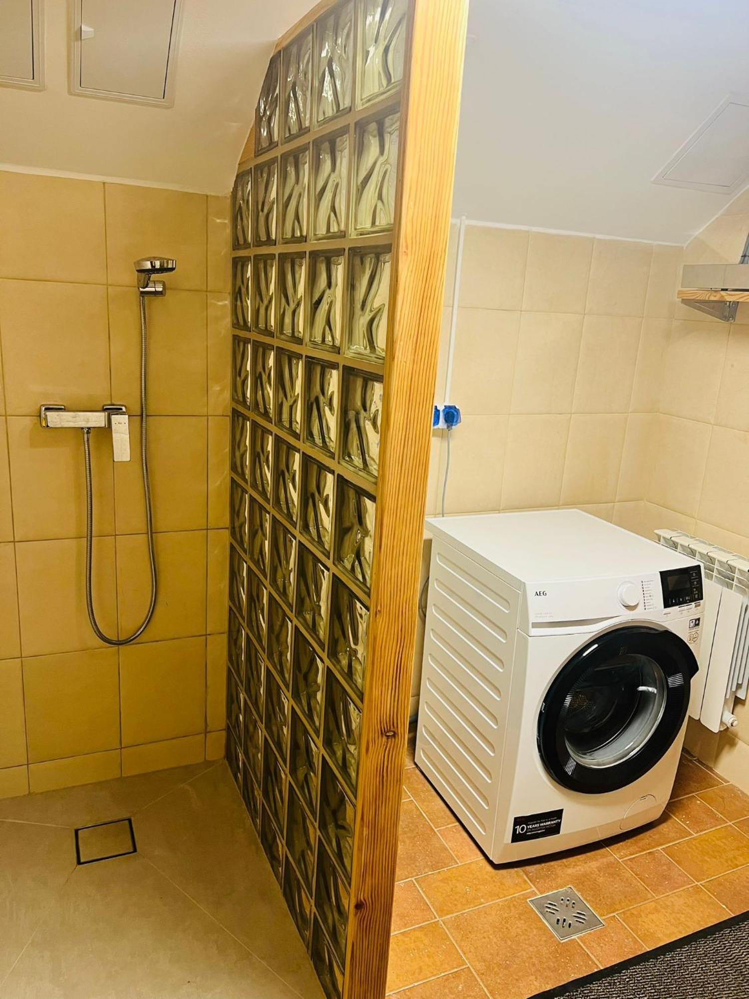 Вилла Evie'S Tree House Dragomirna Экстерьер фото