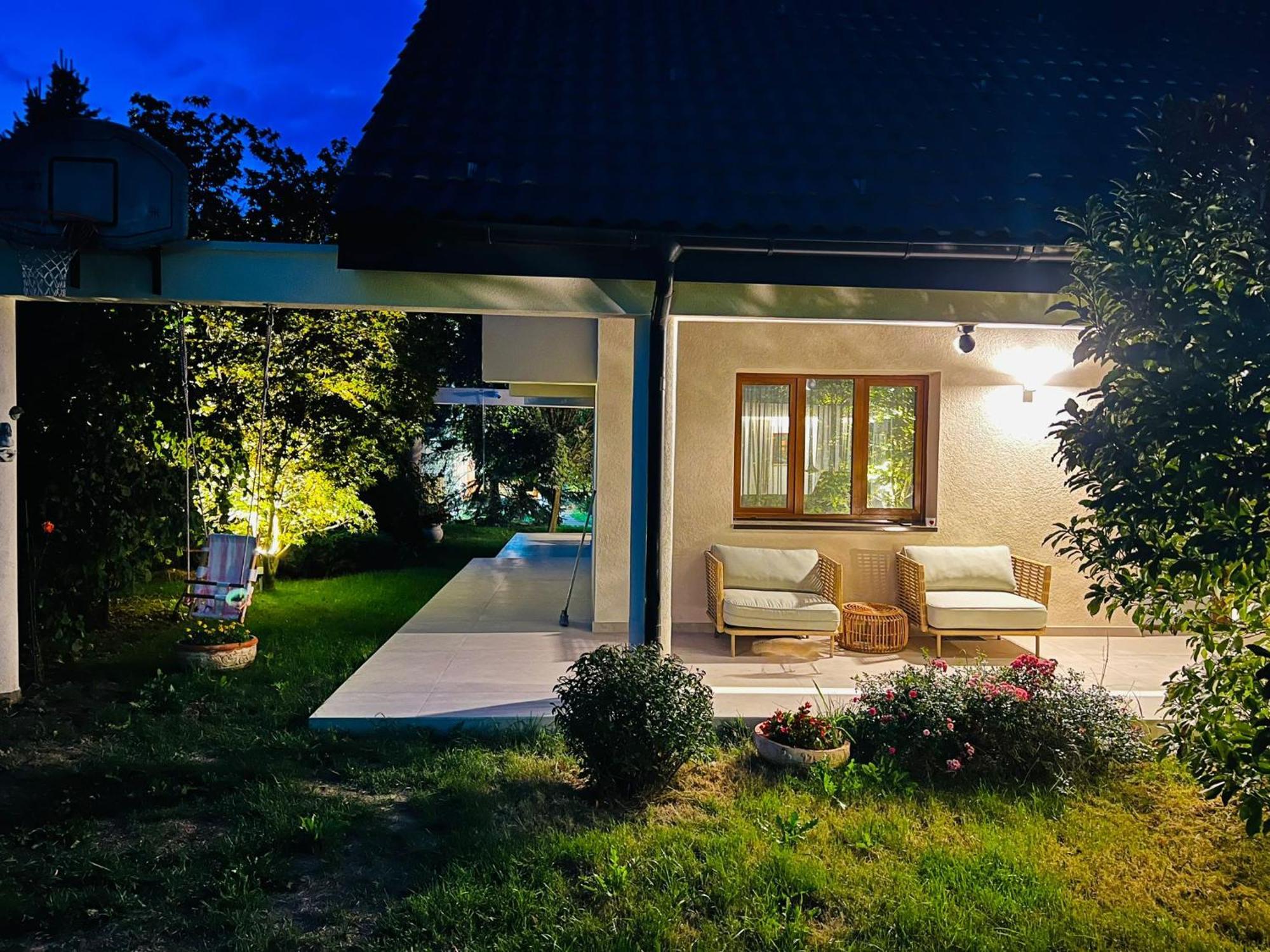 Вилла Evie'S Tree House Dragomirna Экстерьер фото