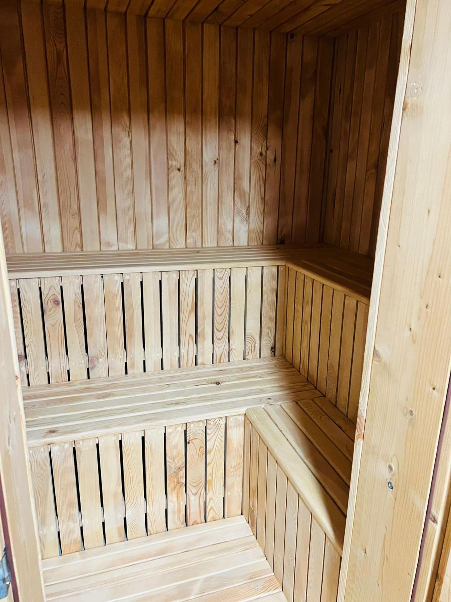 Вилла Evie'S Tree House Dragomirna Экстерьер фото