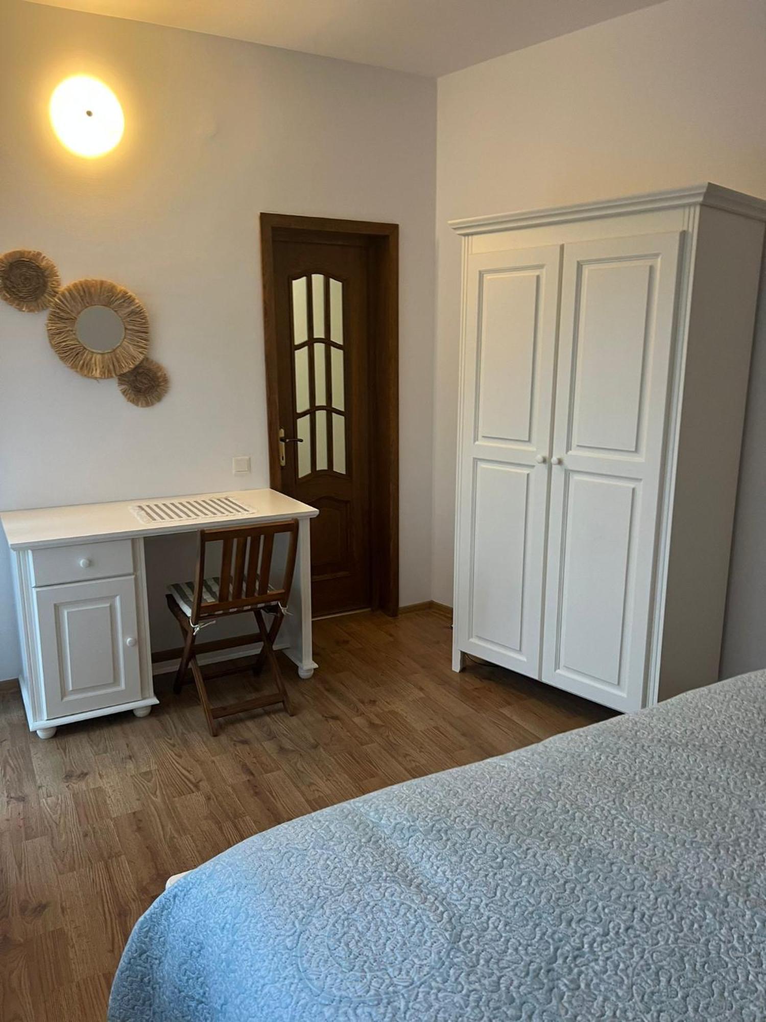 Вилла Evie'S Tree House Dragomirna Экстерьер фото