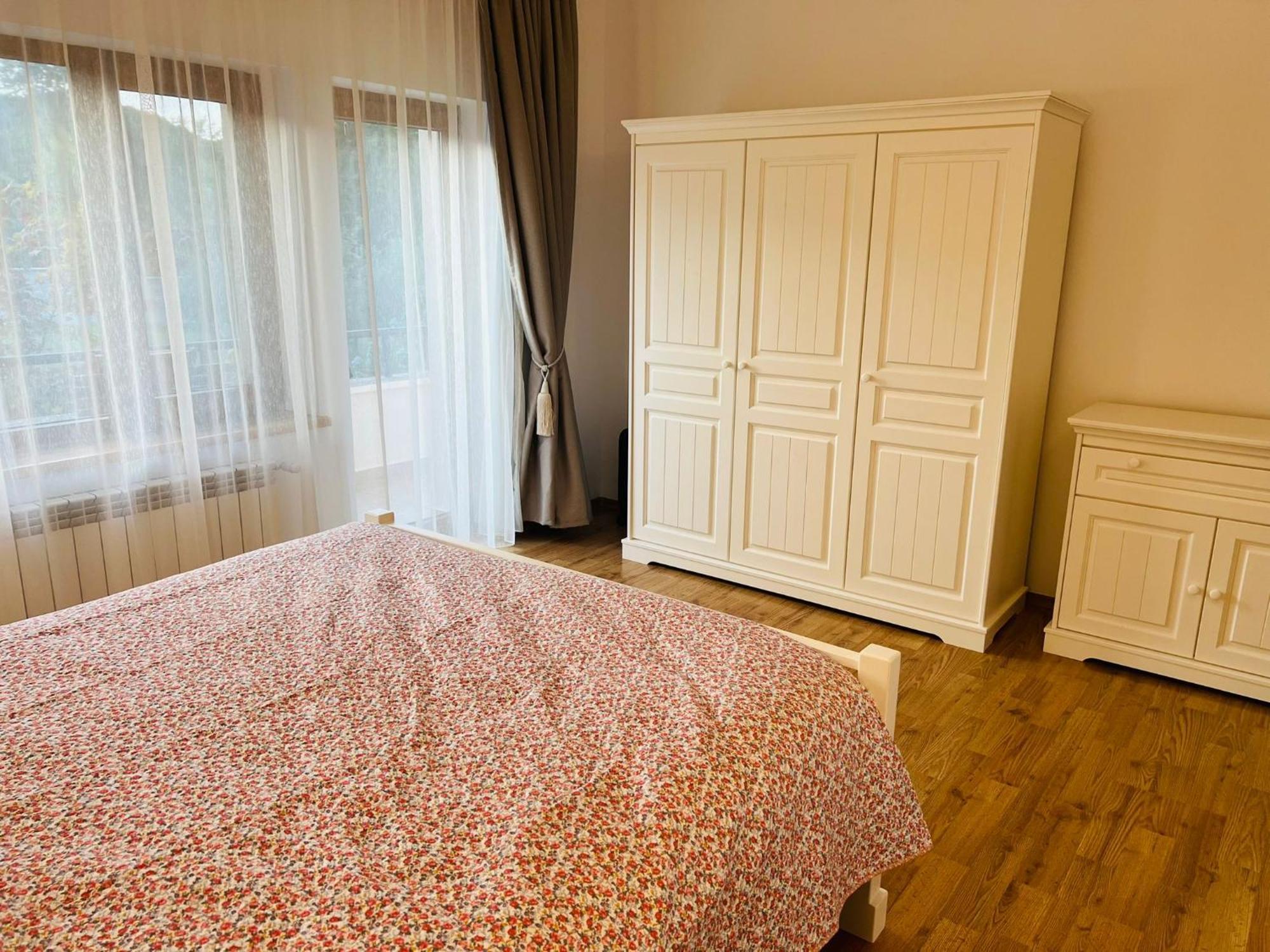 Вилла Evie'S Tree House Dragomirna Экстерьер фото