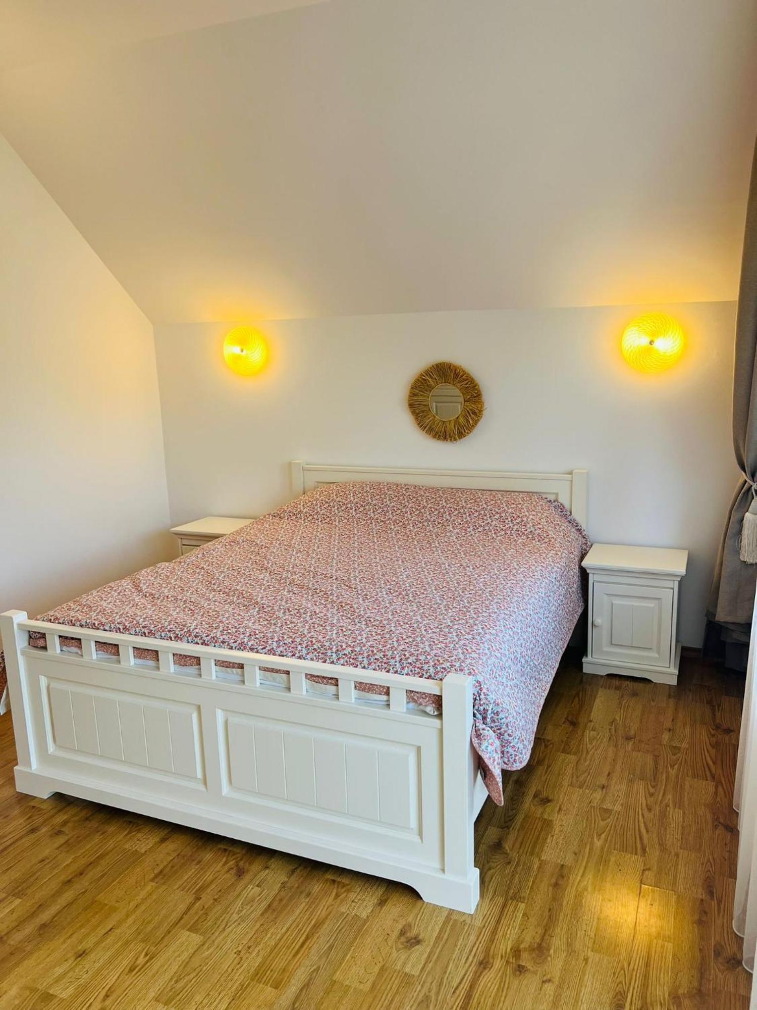 Вилла Evie'S Tree House Dragomirna Экстерьер фото