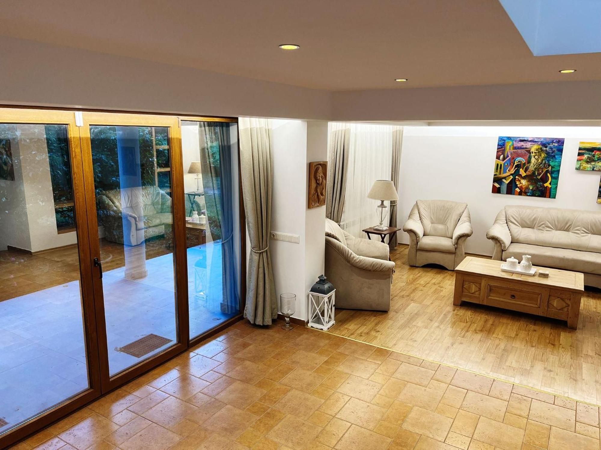 Вилла Evie'S Tree House Dragomirna Экстерьер фото