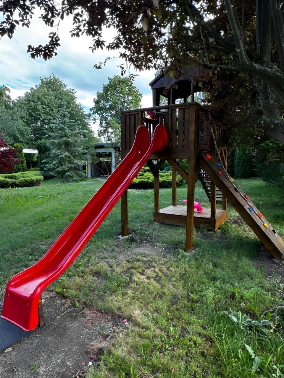 Вилла Evie'S Tree House Dragomirna Экстерьер фото